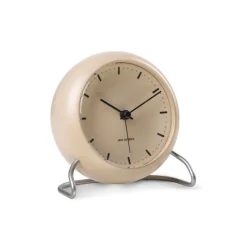 Arne Jacobsen - Umrandung des Rathauses - Beige