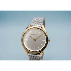 Bering - Ultra Slim Damenuhr mit gebürstetem Zifferblatt. 31 mm