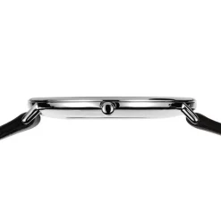 Bering - Ultra Slim Unisex-Uhr in Silberfarben mit weißem Zifferblatt. Ø 39 mm.