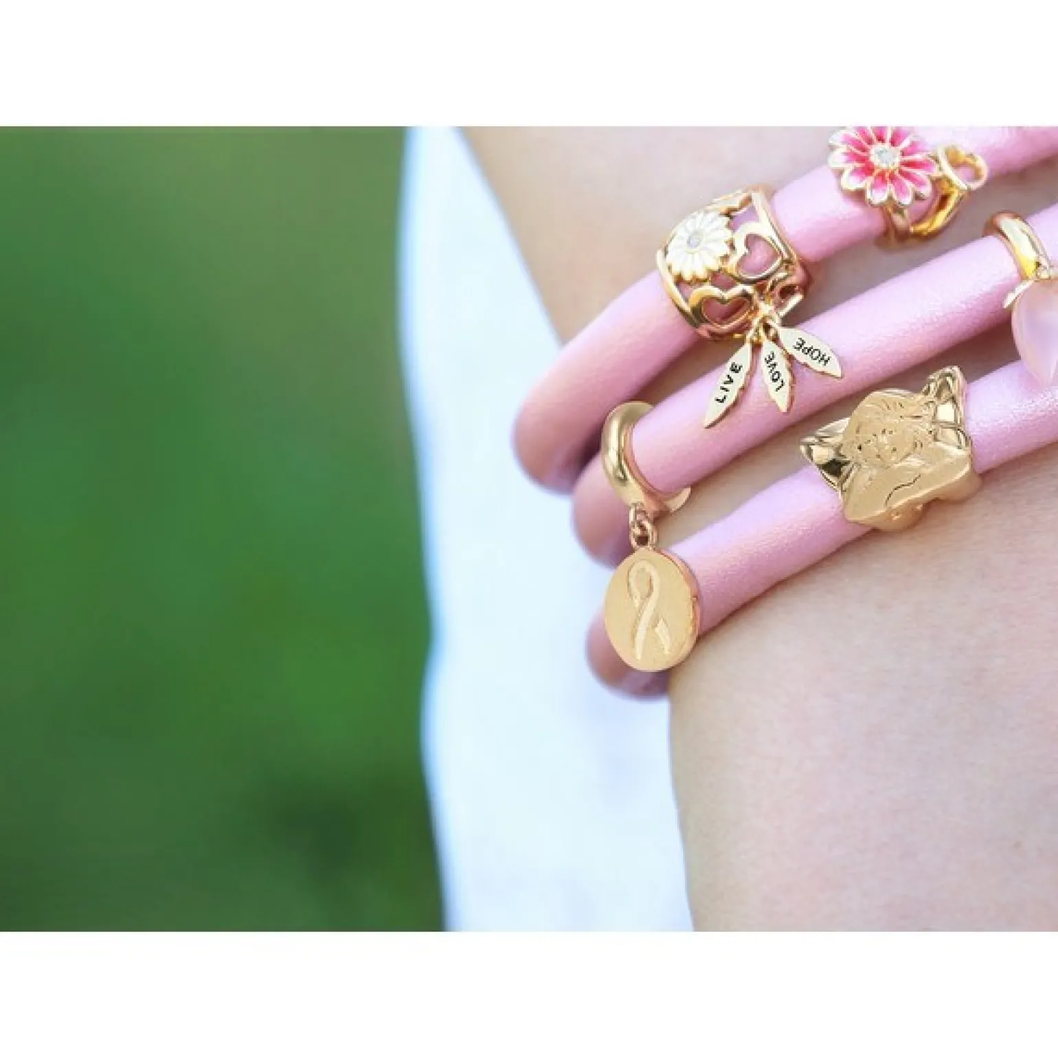 Christina Collect - LIVE, LOVE, HOPE vergoldeter Anhänger für Lederarmband