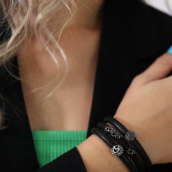 Christina Collect - Sparkling leaf sort sølv charm til læder**