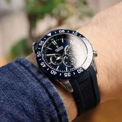 Festina - Keramik Herrenuhr aus Silber mit schwarzem Kautschukband