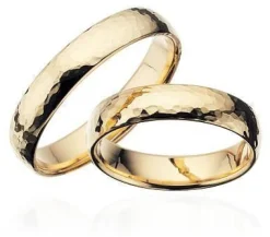 Goldringe in 8-14 kt. 4,5 mm. gebogen und gehämmert. Mit oder ohne Brillant