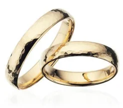 Goldringe in 8-14 kt. 4,0 mm. gebogen und gehämmert. Mit oder ohne Brillant