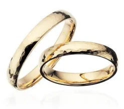 Goldringe in 8-14 kt. 3,5 mm. gebogen und gehämmert. Mit oder ohne Brillant