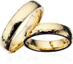 Goldringe in 8-14 kt. 5,0 mm. leicht oval, gehämmert. Mit oder ohne Brillant