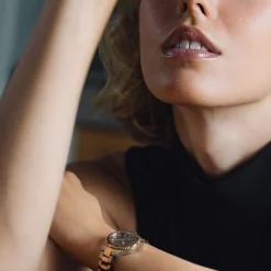 Jaguar - Lady's Diver Damenuhr aus rosafarbenem Bi-Comor-Silber mit burgunderrotem