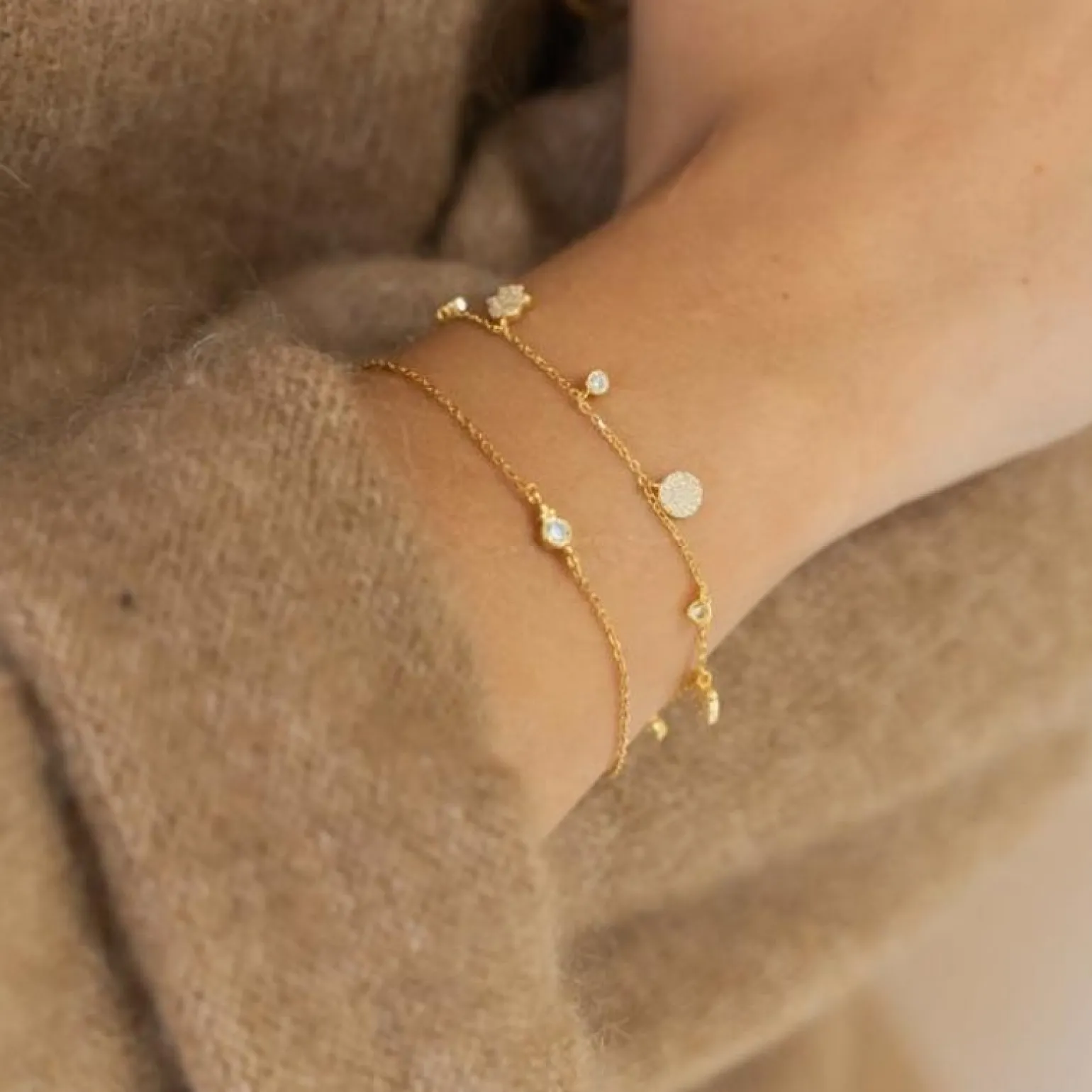 Joanli Nor - Armband IRENENOR aus vergoldete silber mit Zirkon**