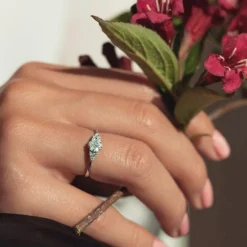 Lily - Ring aus 14 Karat Gold mit Diamanten von insgesamt 0,30 Karat