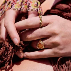 Maanesten - Amy vergoldeter Ring mit Drehung**