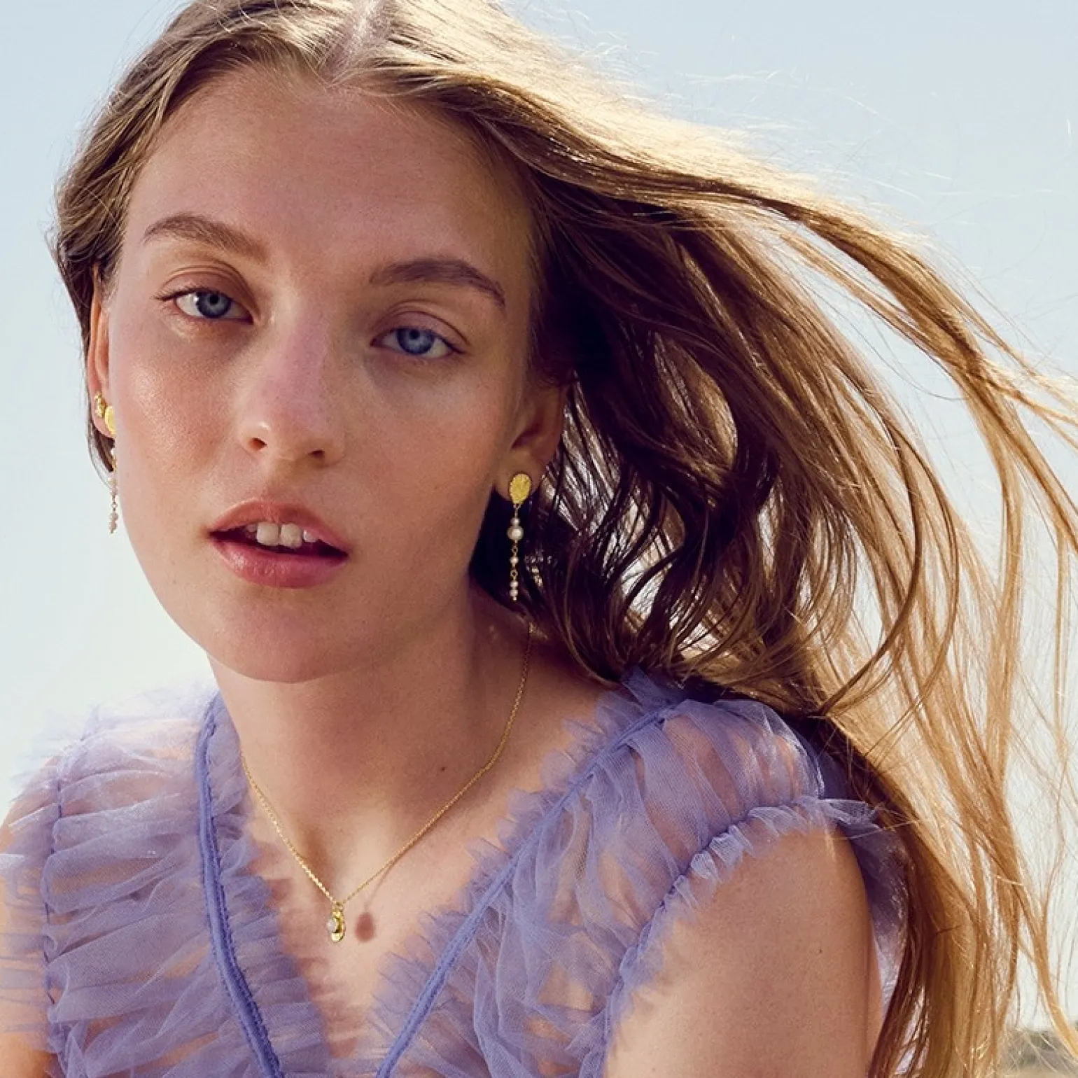 Maanesten - Marylyn Ohrringe in vergoldete silber mit Muscheln und Perlen