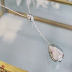 Mads Z - Dangling Ellipse Anhanger in Silber mit Tropfen