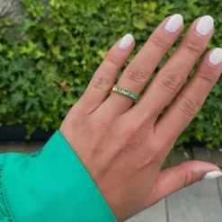 Mads Z - Poetry Emerald Ring aus 14kt. Gold mit echtem Stein