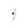 Mads Z - Poetry Solitaire Ring in Silber mit rotem Granat