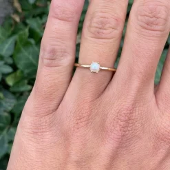 Mads Z - Poetry Solitaire Perlenring aus 14 Kt Gold mit Perle