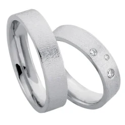 Rhodinierte Eheringe aus Silber mit 3 Diamanten im Damenring