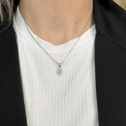 Runder Silberanhänger mit Zirkoniasteinen inkl. Kette