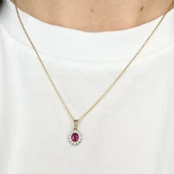 SIERSBØL 8 kt. Goldene Halskette mit rotem Rubin