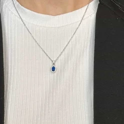 Siersbøl - Rosetten-Anhänger mit blauer zirkonia inkl. Kette**