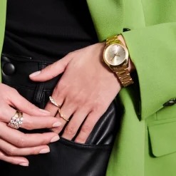 Sif Jakobs Uhr JOELLE aus vergoldete Stahl mit goldenem Metallzifferblatt