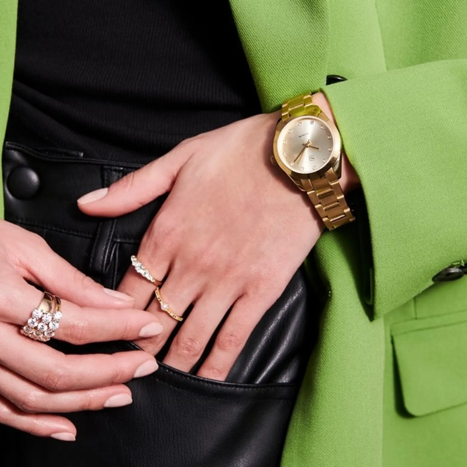 Sif Jakobs Uhr JOELLE aus vergoldete Stahl mit goldenem Metallzifferblatt