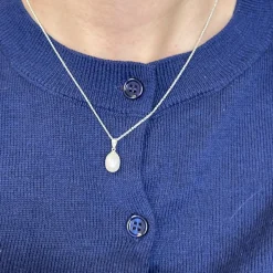 Silber ovaler Perlenanhänger mit Kette