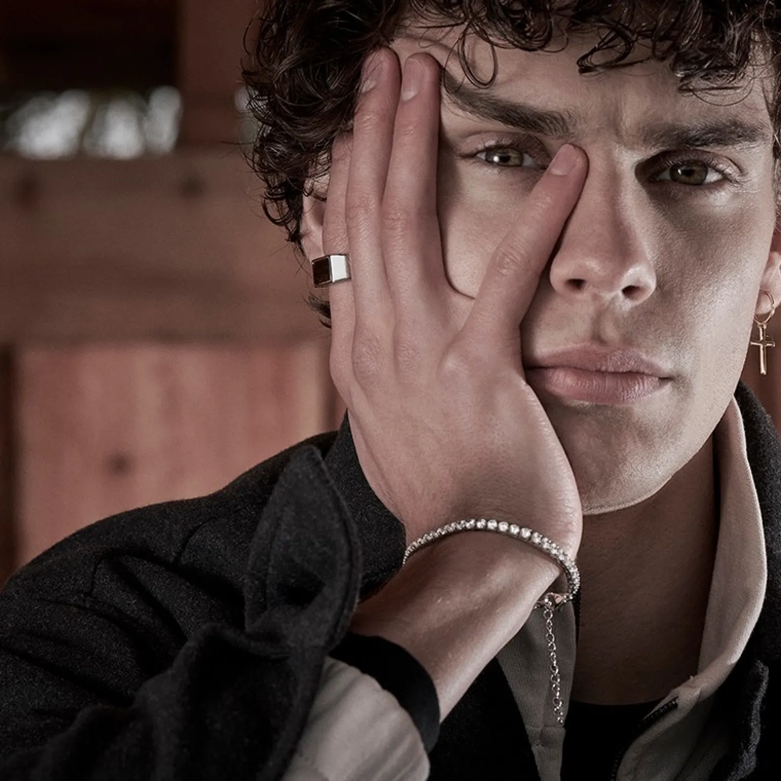 Son of Noa - Hoop in silber mit Kreuz groß